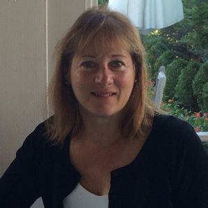 Meet your Posher, Angela